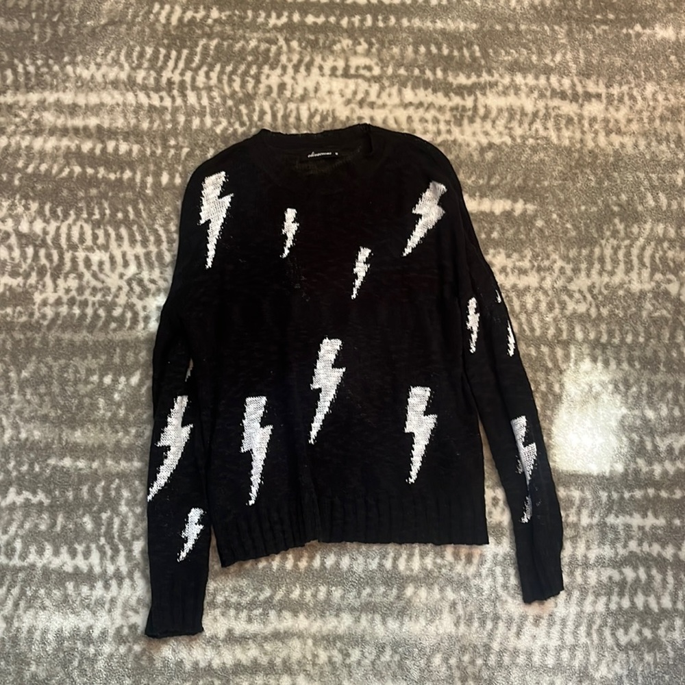 OLIVACEOUS SWEATER M